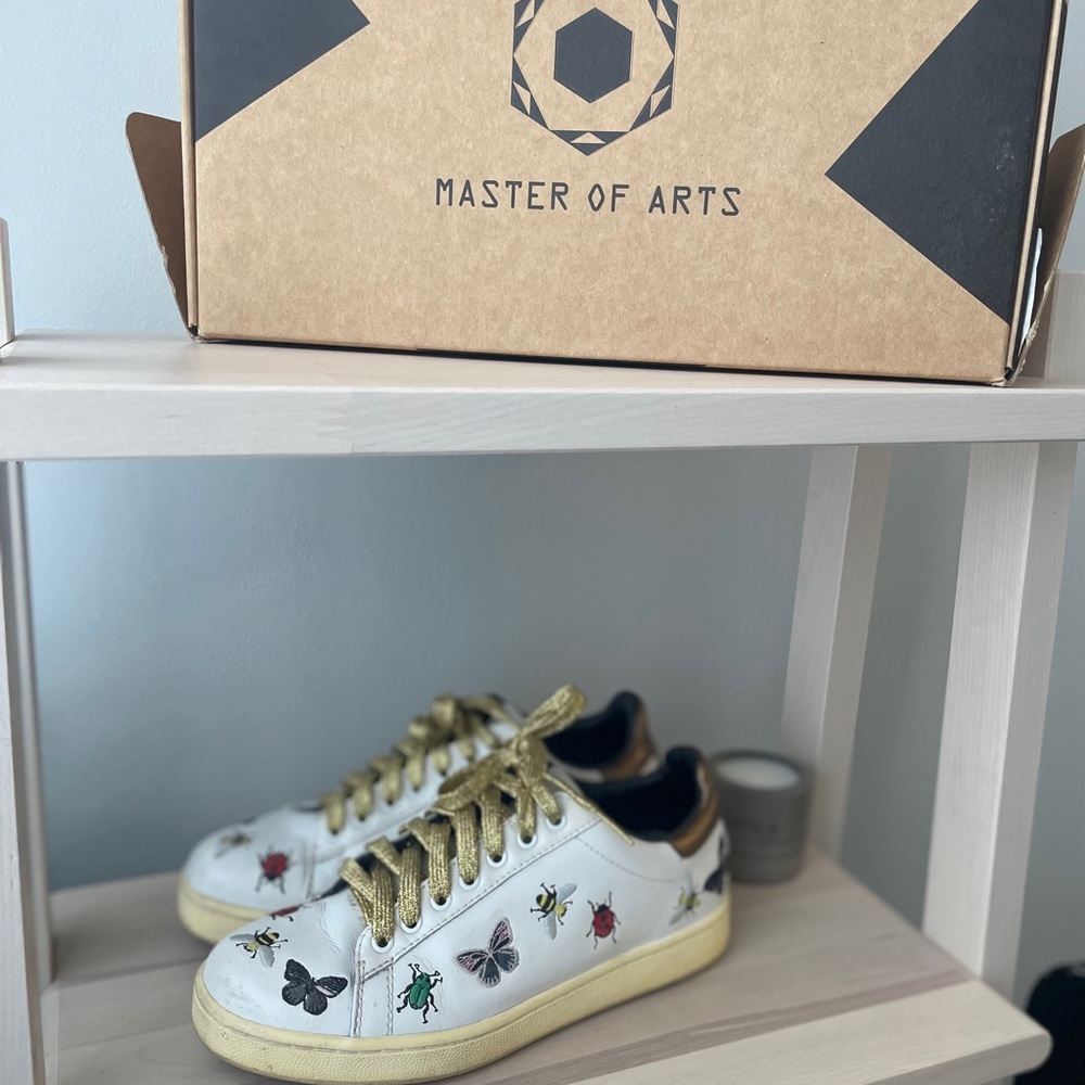 MOA shoes